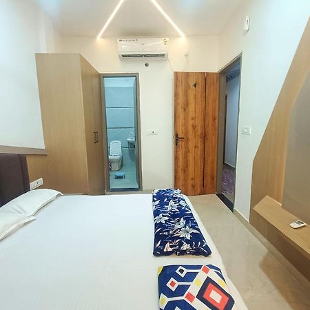 Hotel Shri Radha Rani Kripa Dham Mathura Zewnętrze zdjęcie