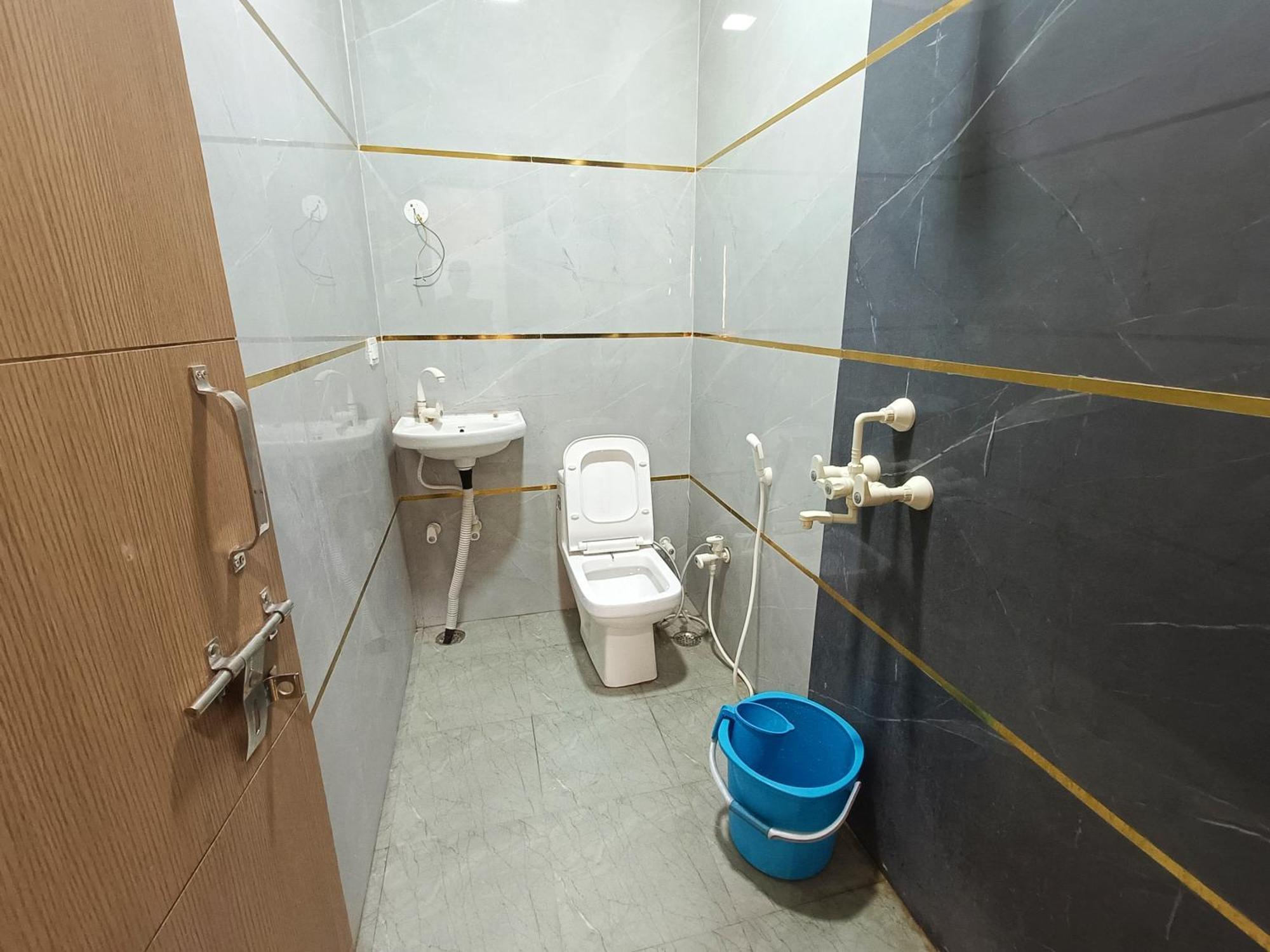 Hotel Shri Radha Rani Kripa Dham Mathura Zewnętrze zdjęcie