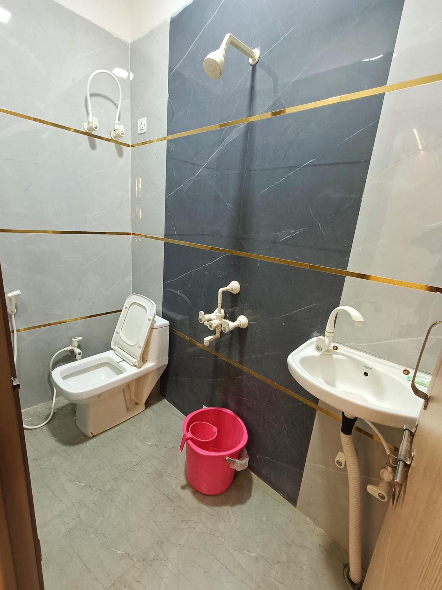 Hotel Shri Radha Rani Kripa Dham Mathura Zewnętrze zdjęcie